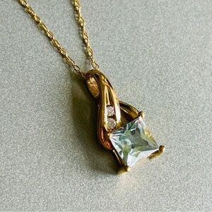10K Yellow Gold Aquamarine CZ Princess Cut Charm Pendant Necklace Elegant